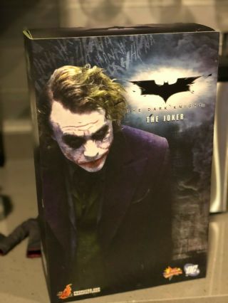 Hot Toys The Dark Knight Joker Mms 68