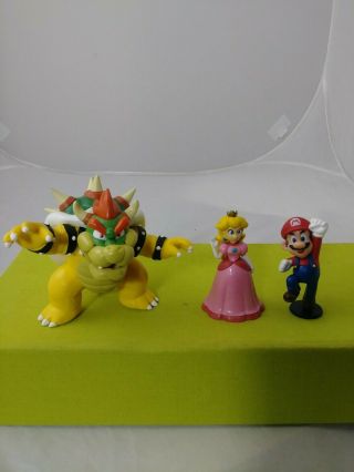Nintendo 2007 Mario Bros.  Mini Figure Mario Bowser & Princess Peach