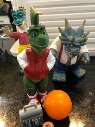 Complete Set of 6 Dinosaurs TV Show Action Figures Disney Sinclair Family 1990s 2