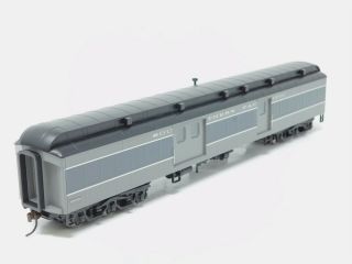 HO Scale Walthers 932 - 10509 SP Southern Pacific 70 ' ACF Hvywt Baggage Passenger 6