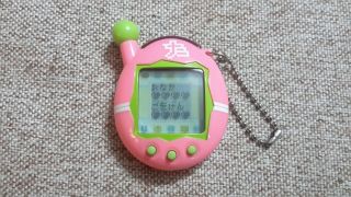 Game Tamagotchi (Pink & Lemon) Virtual pets by Bandai 2005 2
