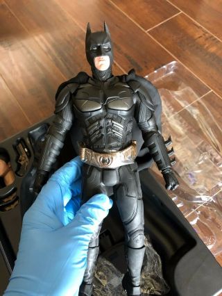 1/6 Hot Toys The Dark Knight Batman MMS71 (broken knee) 2