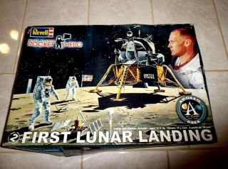 Revell 2009 First Lunar Landing Buzz Aldrin Rocket Hero 1:48 Scale Model