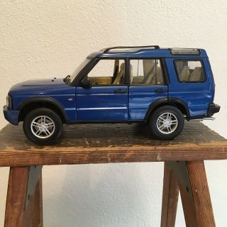 Land Rover Discover Die Cast 1:18 Scale 2004 Blue Motor Max
