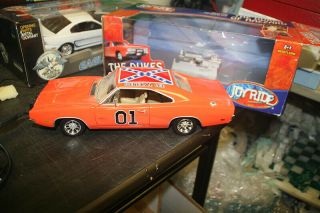 The Dukes of Hazzard 69 Charger General Lee Diecast 1:18 by Joyride 4