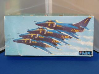 Fujimi Blue Angels A - 4e Ta - 4f Skyhawk Airplane Model Kit 1/72 Scale