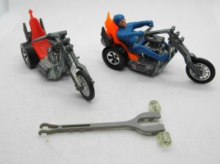 1971 Hot Wheels Rrrumblers Torque Chop Motorcycle Blue Rider Complete