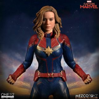 January PRE - ORDER Mezco Toyz One:12 Collective Captain Marvel 6