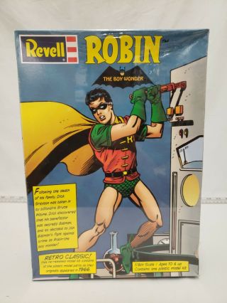 Revell Robin The Boy Wonder 1/8 Scale Plastic Model Kit 1999