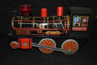 Vintage Pioneer Tin And Plastic Toy Train Bump And Go