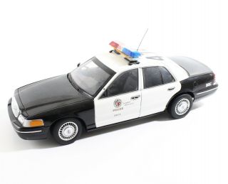 Ford Crown Victoria Los Angeles Police Car Lapd Autoart 1:18 Diecast 83474