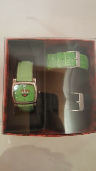 Sesame Street - Oscar the Grouch Watch needs battery 2