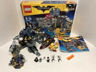 Lego Batman Movie Batcave Break - In 2016 (70909) Complete W/ Box Penguin Alfred