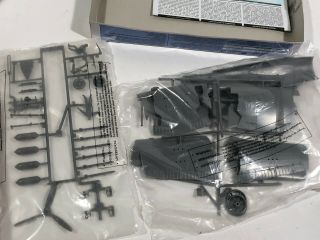 42 - 5262 REVELL 1/48th Scale GRUMMAN F6F - 5 HELLCAT Plastic Model Kit,  READ 8