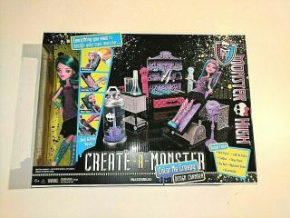 Monster High Doll Create - A - Monster Color Me Creepy Design Chamber Nib