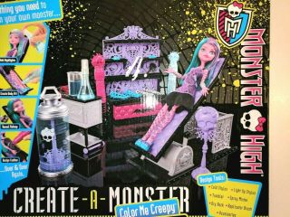 Monster High Doll Create - A - Monster Color Me Creepy Design Chamber NIB 3