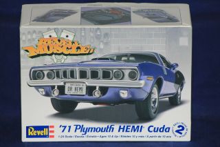 Revell Muscle 1971 Plymouth Hemi Cuda 1:25 Scale Model