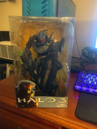 2009 Mcfarlane Toys Halo 3 Hunter Deluxe Action Figure 9” Tall Rare Halo Famous