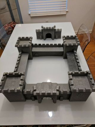 Warhammer Fortress (4 Towers/3 Walls/2 Front Gate)