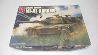 M1 - A1 Abrams Tank Amt Ertl Model Kit 8675 1:35 Scale 1989 General Dynamics