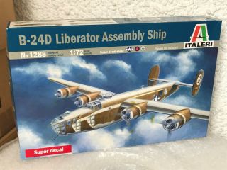 Italeri 1/72 B - 24d Liberator Assembly Ship,  Contents.