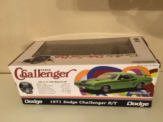 1:18 Dodge Challenger R/T Scat Pack 1971 Go Green Greenlight Diecast Cond 6