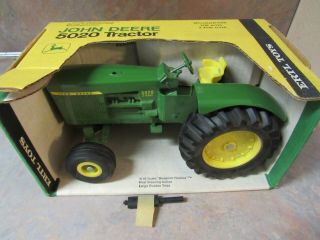 Vintage Ertl 1/16 John Deere 5020 Tractor W/box 555