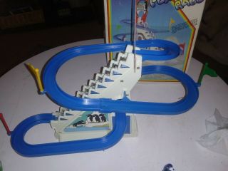 Vintage 1983 Playful Penguin Race Made In Thailand DY Great 4