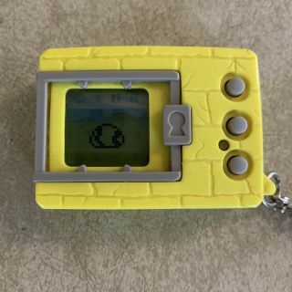 Bandai Digimon Tamagotchi 1997 Yellow Rare Virtual Pet
