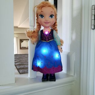 Disney Frozen Princess Ana Talking Singing Light Up Doll English Spanish 14 "