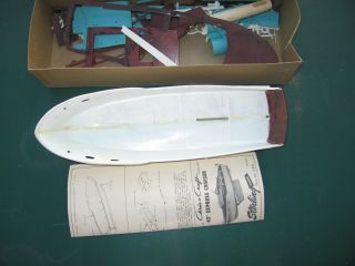 Lindberg Chris Craft 42 ' Express Cruiser Plastic Boat Kit 5