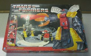 Hasbro 1985 Transformers Autobot Defense Base Omega Supreme (incomplete)