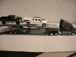 Dcp Greenlight Mack Pulling A Dcp Car Hauler With 2 Dodge Ram Pickups Combo