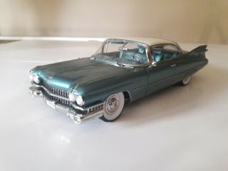Danbury 1:24 1959 Cadillac Coupe De Ville