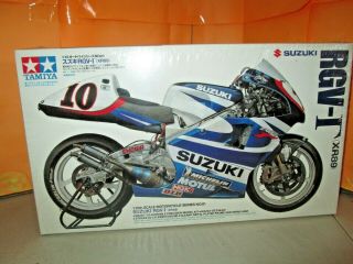 Tamiya Suzuki Rgv - T Xr89 Motorcycle Model Kit 14081 1:12
