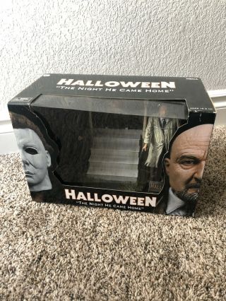Neca The Night He Came Home Set Michael Myers