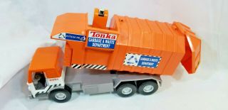 Hasbro Funrise Tonka Garbage Recycling Orange Truck 2002