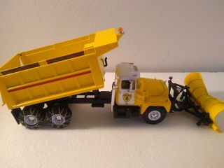First Gear White Plains Ny Mack R - Model Dump Truck With Plow 19 - 2608