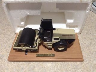 Ingersoll - Rand 175 Pro - Pac Vibratory Compactor 1:40 Scale Toy Open Package