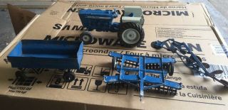 Ertl Ford 4600 Blue Metal Farm Tractor W/ H52040 Pull Behind 1070 Zd - 1