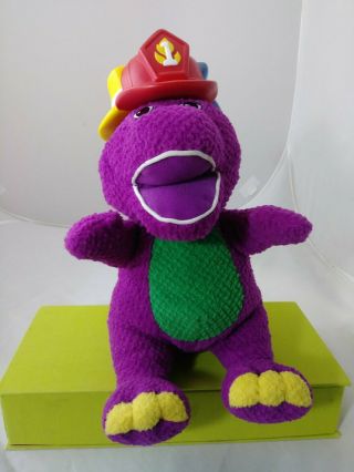 Fisher Price Silly Hats Barney & Friends Sings 11 " Plush Stuffed Toy 2001