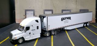 DCP 1/64 Diecast Promotions 33402 Giltner Freightliner Cascadia Reefer Internal 2