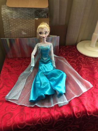 Disney Store Frozen Queen Elsa 17” Singing And Light Up Doll