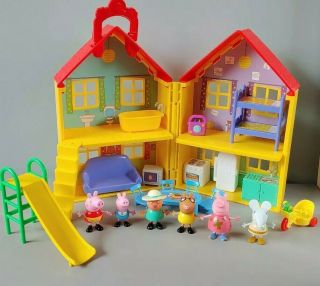 Peppa Pig Yellow Red Deluxe Play House Furniture And Figures,