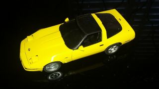 Danbury 1995 Cheverolet Chevy Corvette Vette Coupe 1:24 Die Cast Model Car