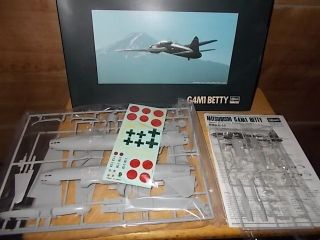 1:72 Japanese G4m1 Betty Bomber W/ Oka Rocket Plane