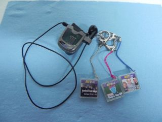 2000 Tiger Electronics Hit Clips Music Player With 3 Micro Tracks (parts Only)