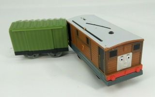 Thomas & Friends Trackmaster motorized train engine Toby & green car 2