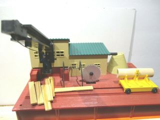 Lionel 4 - 2321 Operating Sawmill