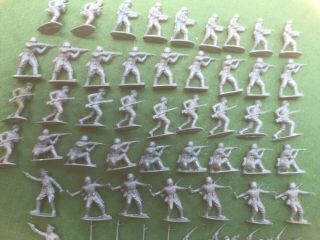 Vintage 1970 ' s Airfix WWII German Infantry: 52 Plastic Figures,  1:32 Scale 4